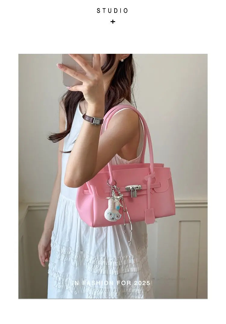 Vintage Luxury Diaper Bag: Elegant Crossbody Handbag For Women With Designer Letter Logo And Large Capacity Messenger Tote