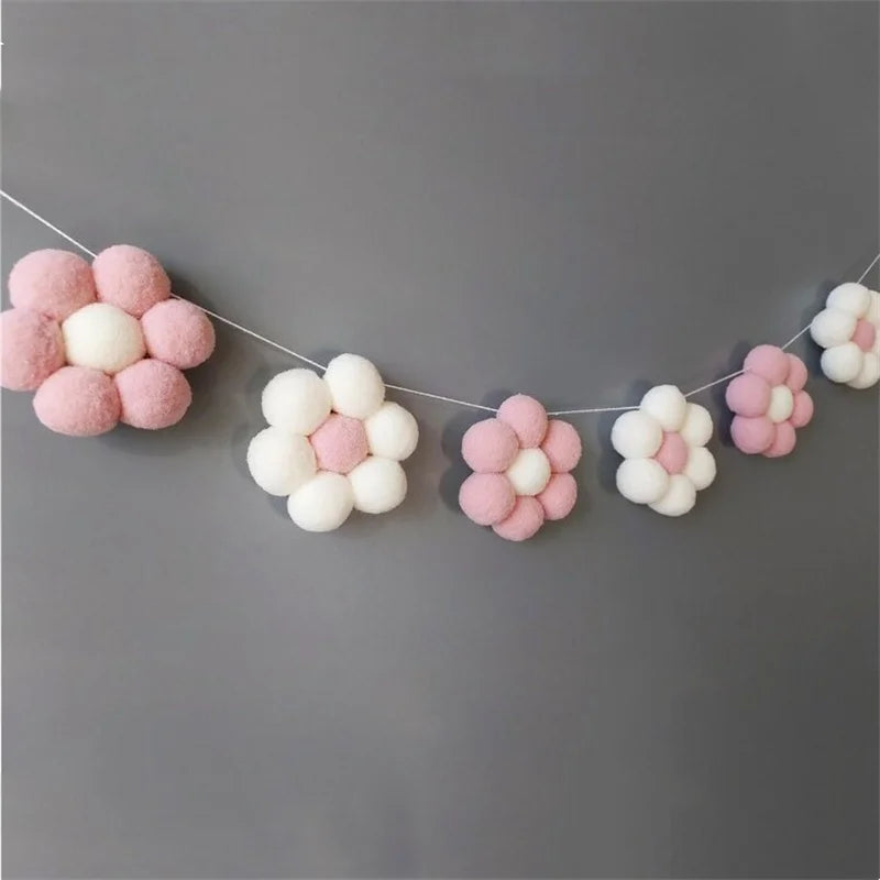 Nordic Style Handmade Pom-Pom Daisy Garland Decoration for Shelves, Wall Hanging Pom-Pom Pink Daisy Wreath, Holiday Christmas Wedding Thanksgiving Wall Decoration Garland, Tent Curtain Decoration Hanging Ornaments