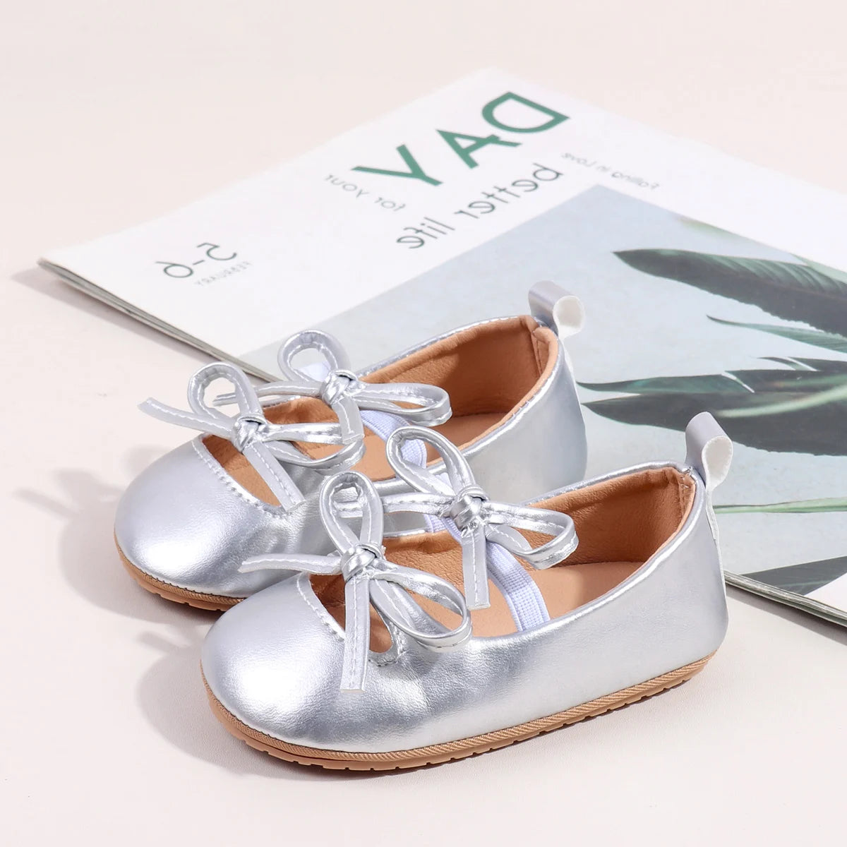 Spring And Autumn Baby Girls First Walking Indoor Outdoor Toddler Shoes With Fashion Design For 0-18M Soft TPR Sole BBW5193