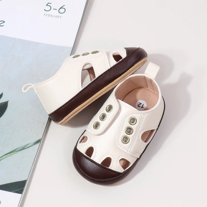 Spring/Summer New Style Baby Shoes with Hollow Design for Good Air Circulation Soft and Anti-Slip Function for Learning Walkers