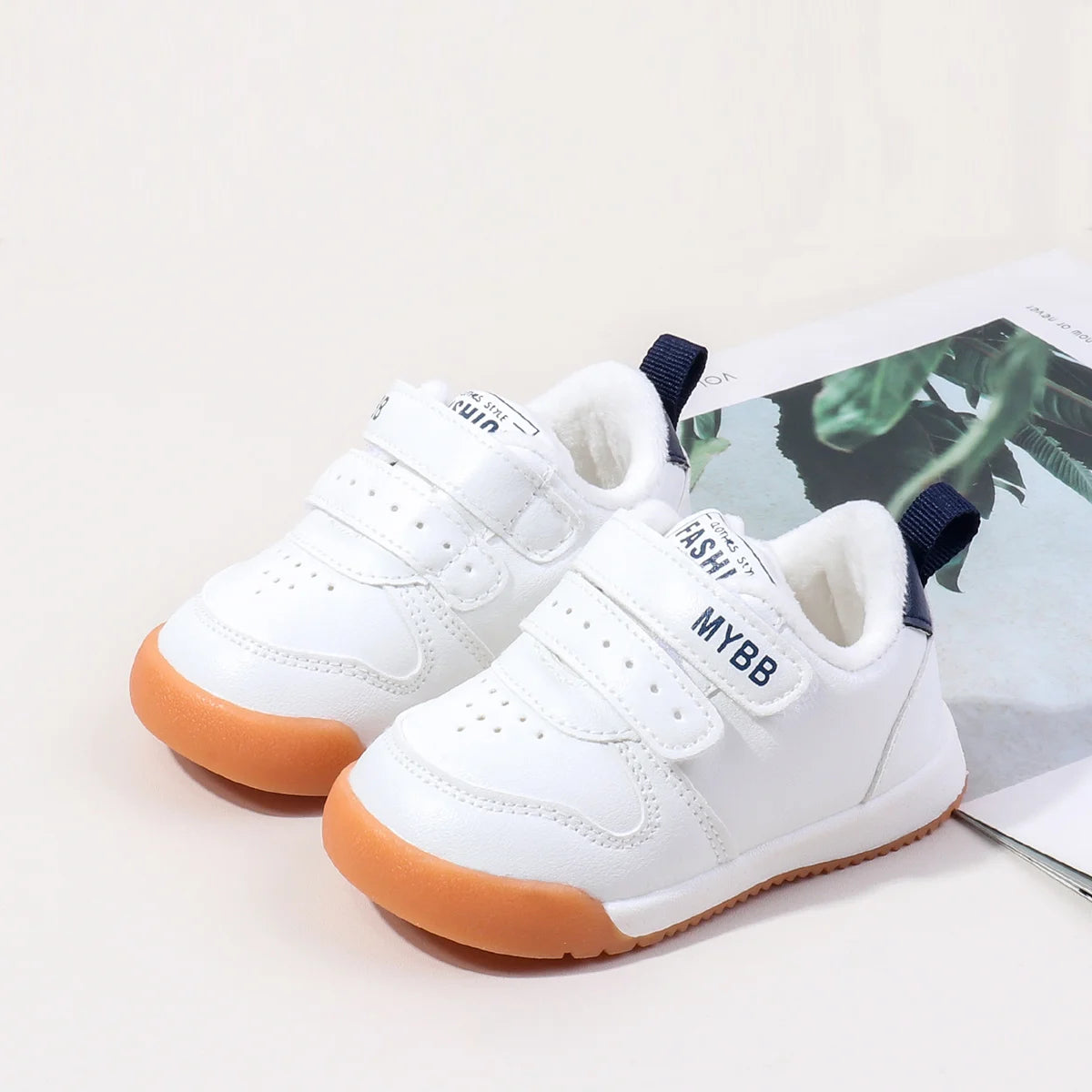 Winter Trendy New Baby Walking Shoes For Boys And Girls Small Children Anti-Slip Soft Sole White Sneakers