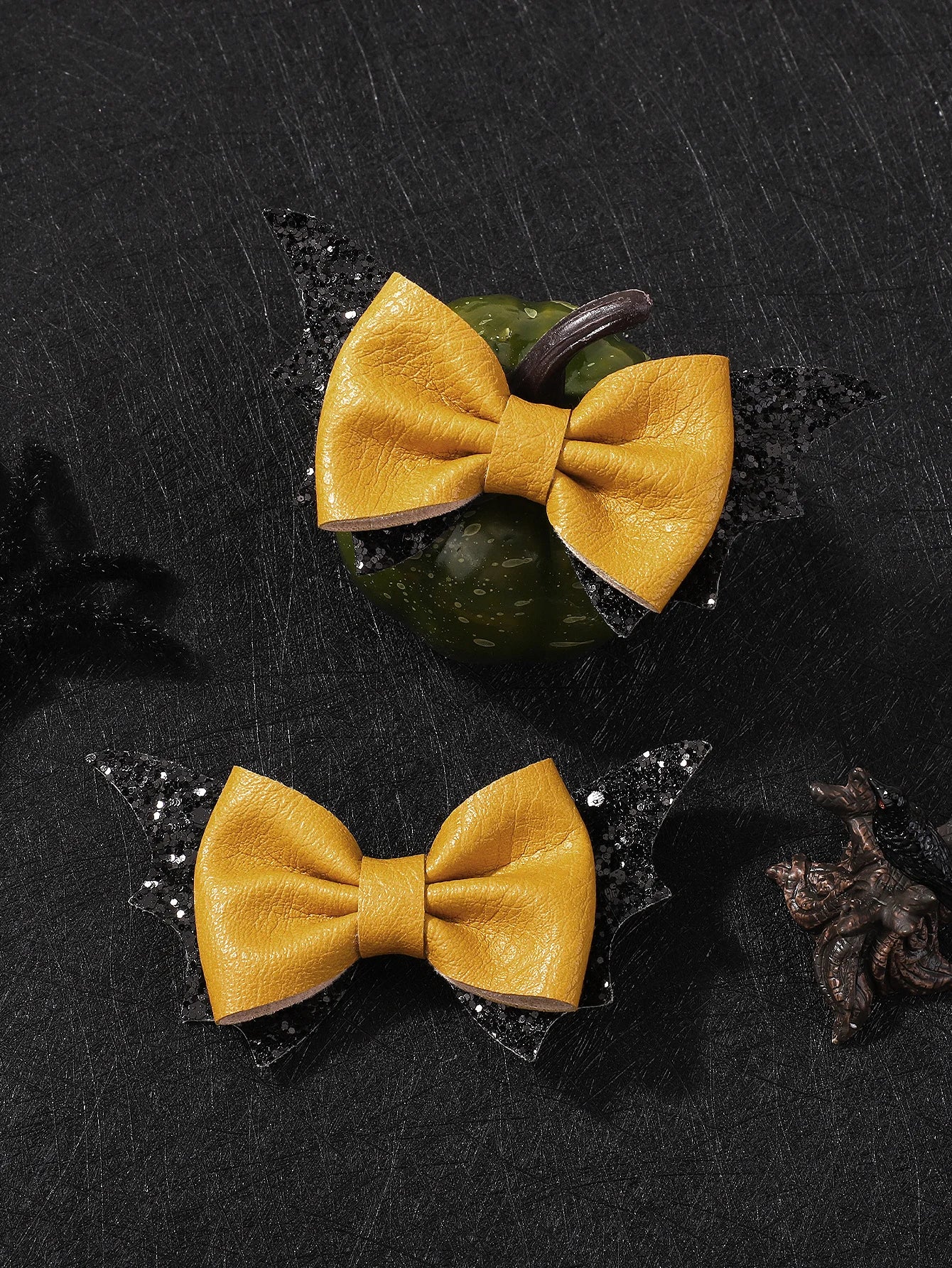 2pcs Halloween Barrettes Bat Wing Bow Hair Clips Girls Bangs Clips for Party Performance Headdress Barrettes Cosplay Headwear