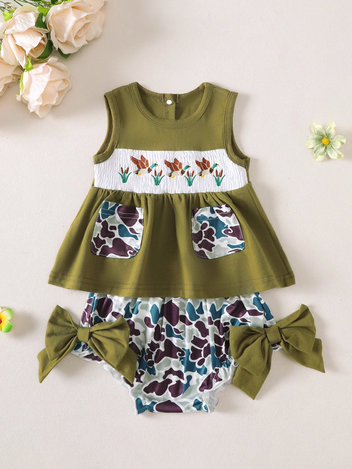 Baby Girl round Neck Sleeveless Duck Embroidered Pattern Shorts Set Infant Clothing Toddler Outfit Baby Girl's Summer Dress