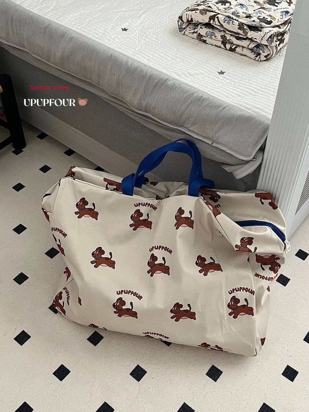 Large Capacity Quilt Storage Bag Baby Items Waterproof Mommy Travel Bag Family Clothing Diapers Organizer Cute Kids Storage Bag