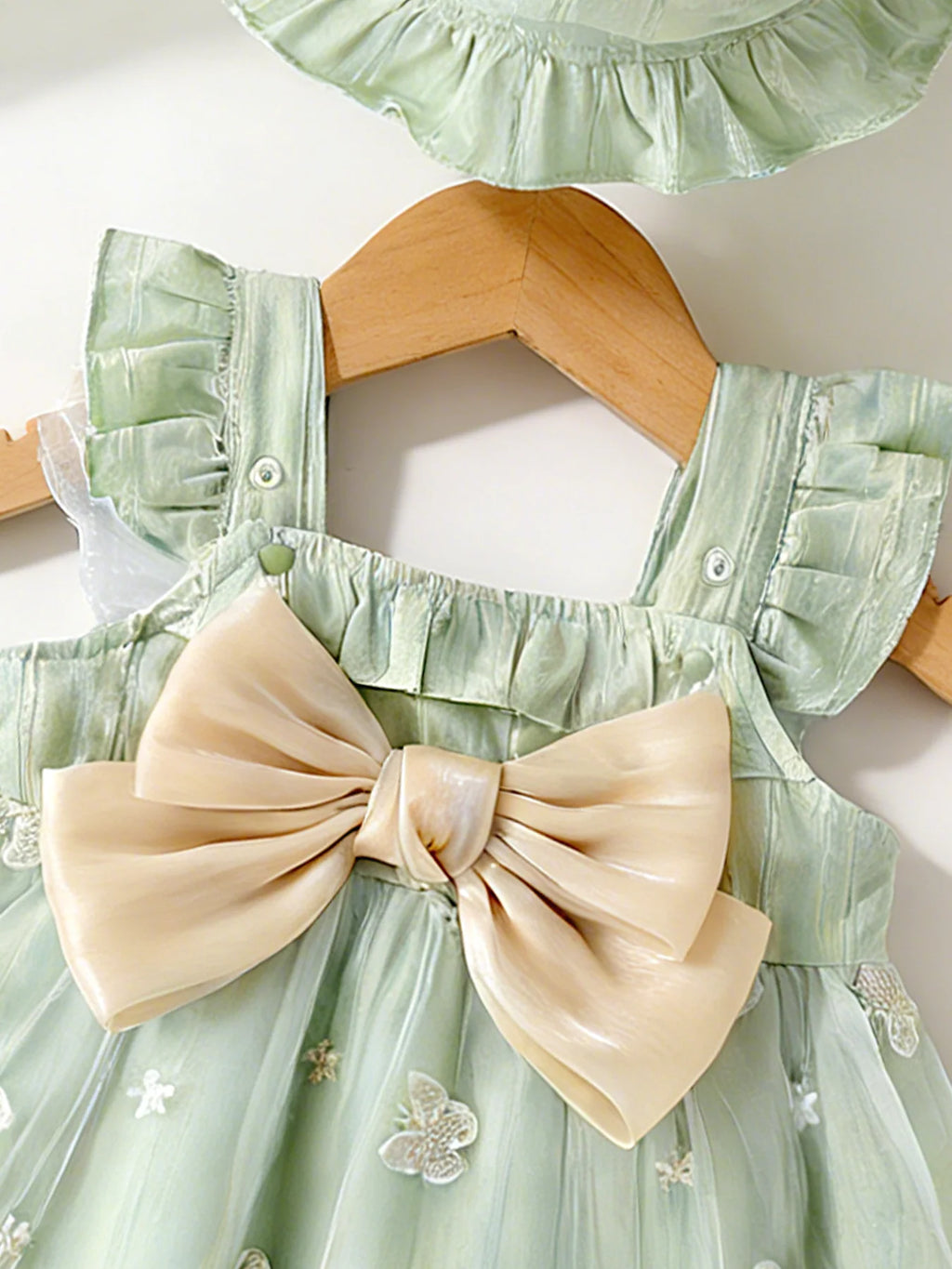 Baby girl bow green flying sleeve mesh fresh girl suspender princess dress two-piece set spring and summer dress