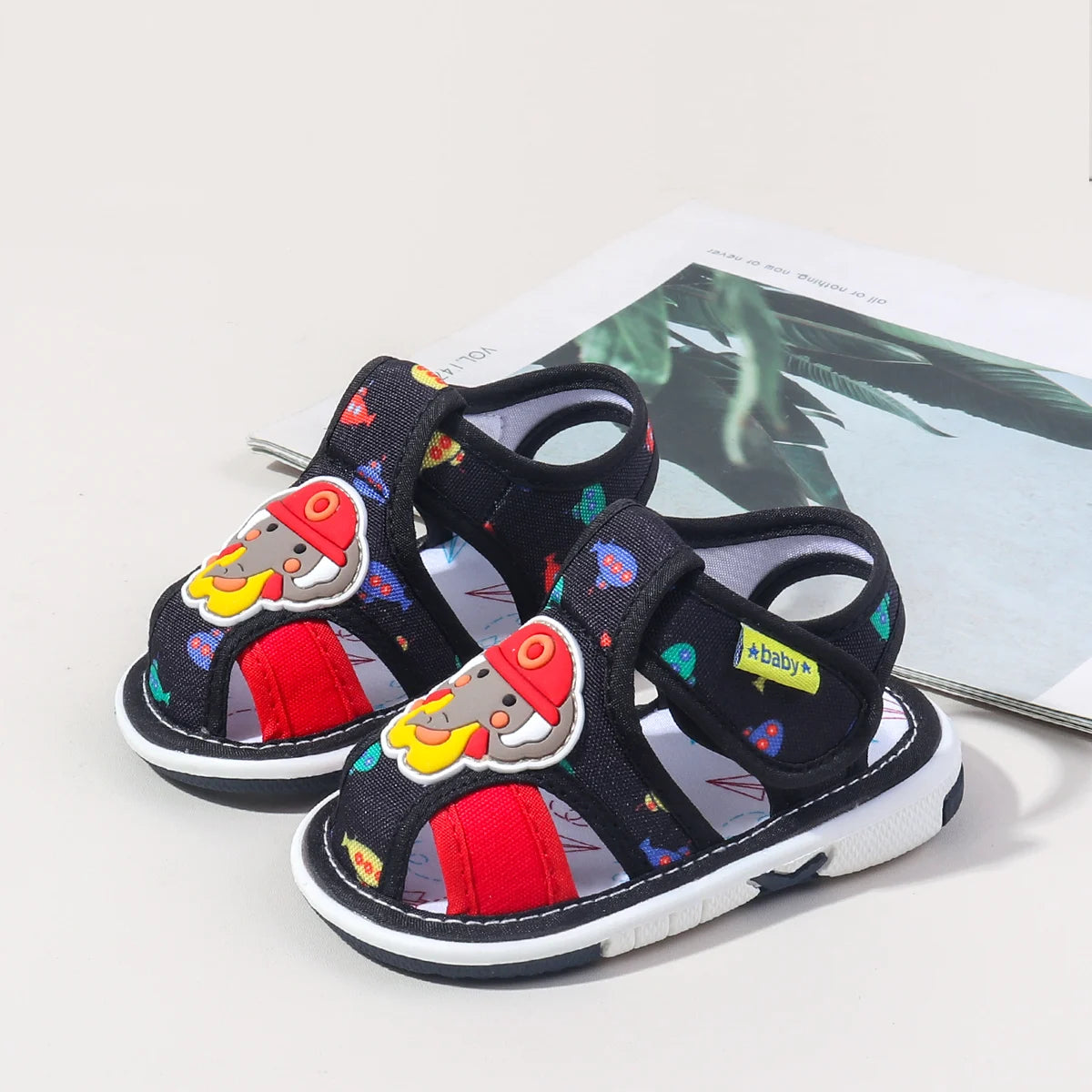 2025 Hot Summer New Design and High Quality Baby Boys And Girls First Walking Indoor Outdoor Toddler Shoes With Squeaky