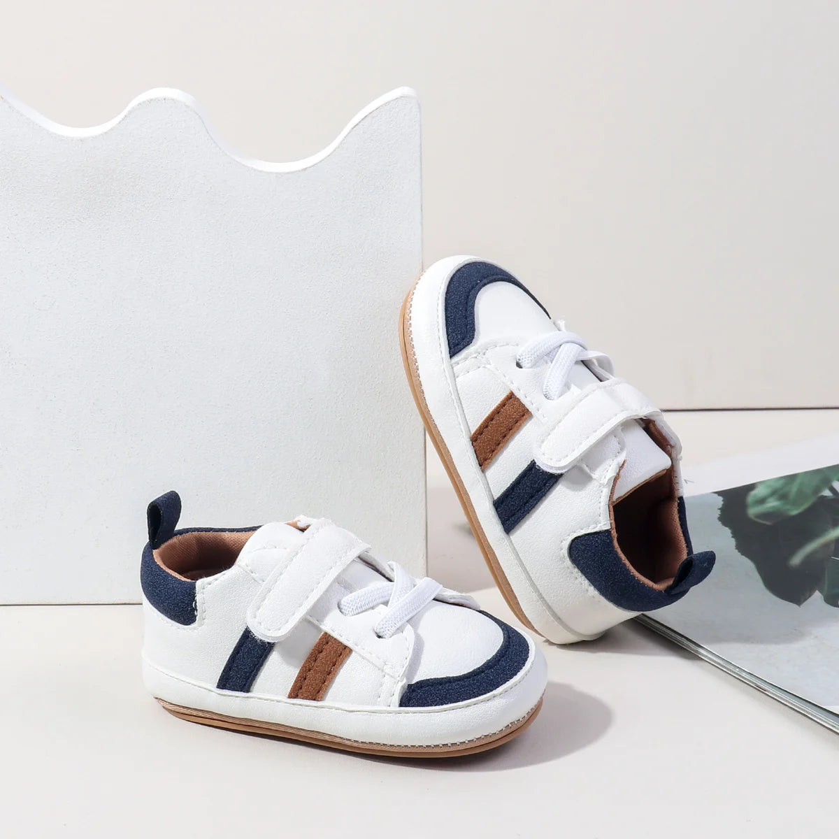 Newborn Baby Shoes Classic Leather Soft Soles Non Slip Toddler Walking Shoes for Boys and Girls 0-18M First Step Walking Shoes
