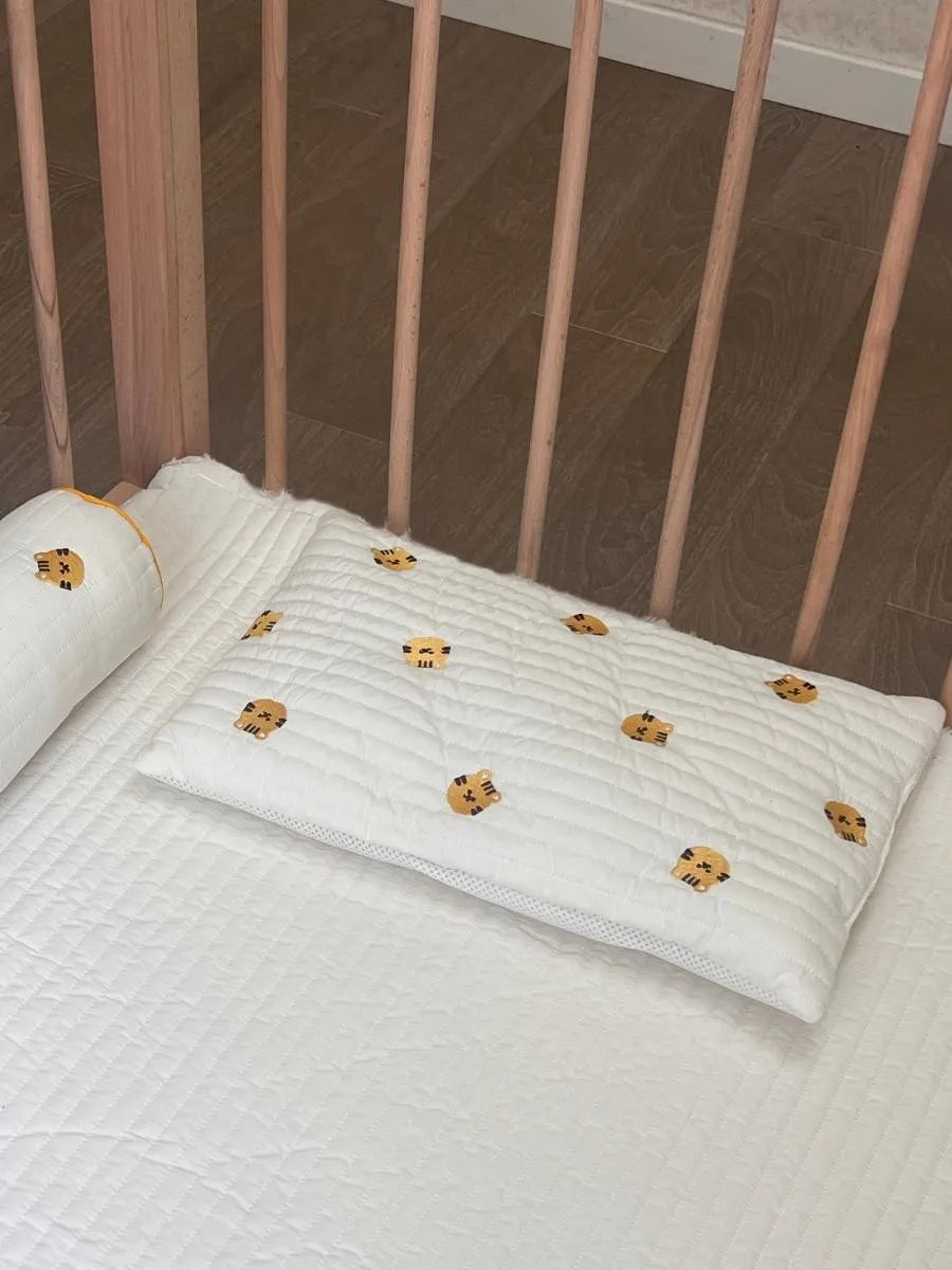 Baby Nap Pillow 44x26cm Pure Cotton Sweat Absorbent Breathable Newborn Flat Pillow With Embroidered Cartoon Animals