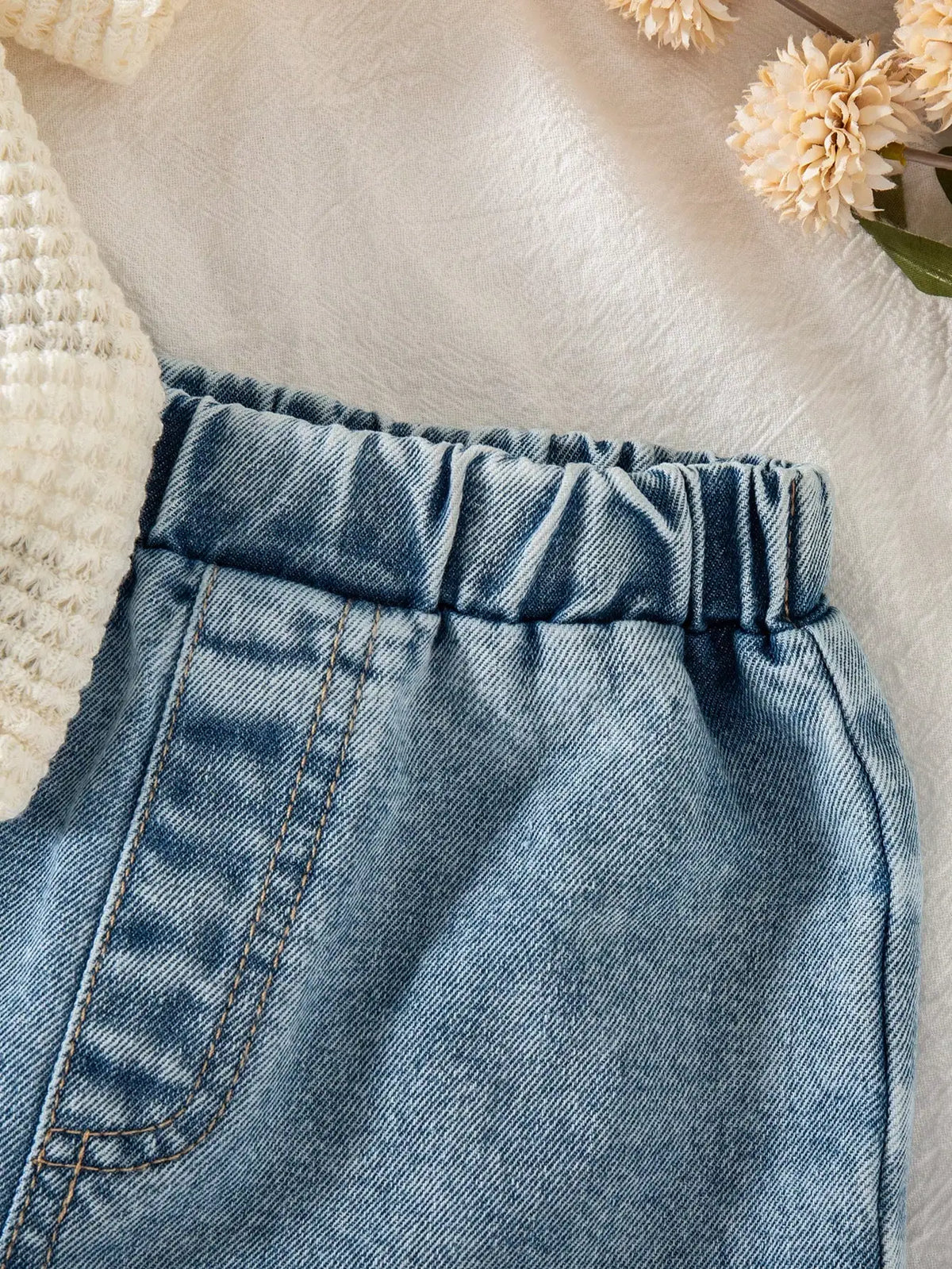 Two piece set of baby girl three-dimensional lace collar bubble sleeve T-shirt and denim shorts casual versatile daily wear vaca