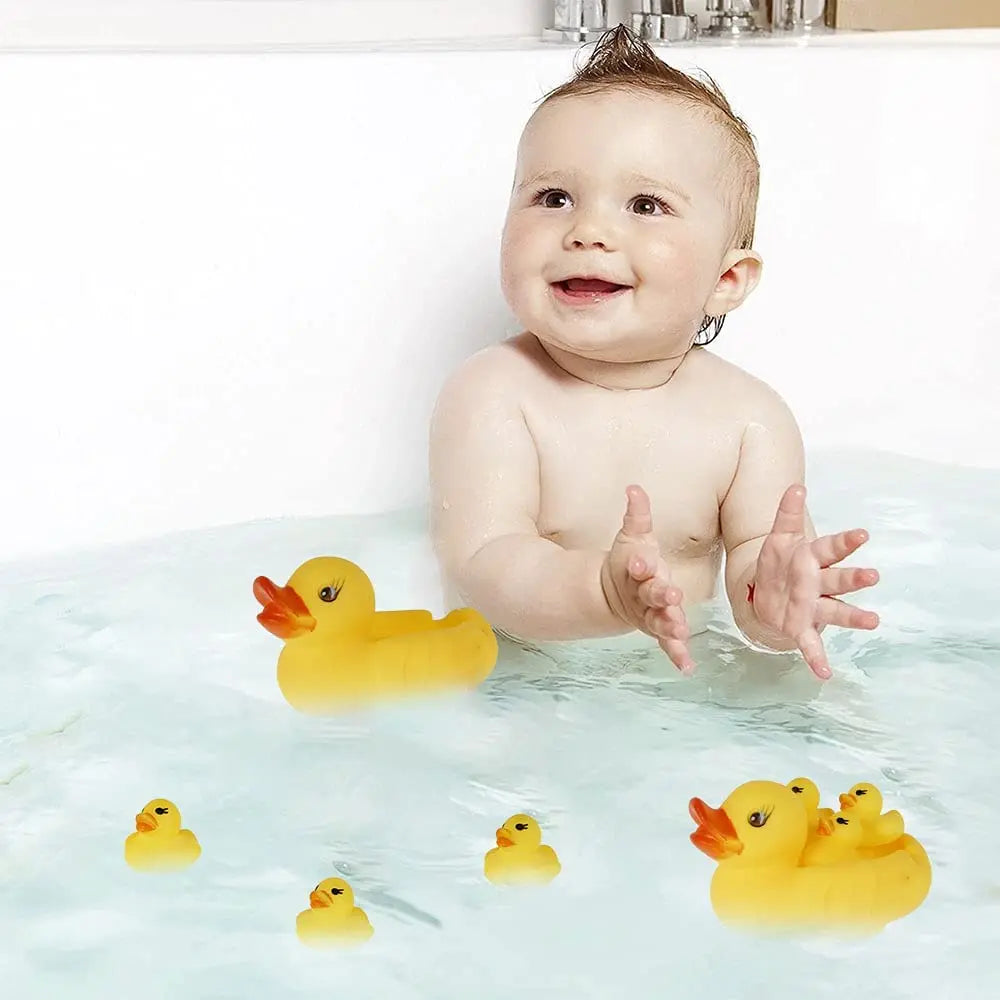 4pcs Rubber Duck Family Squeak Ducks Baby Shower Toy Float Bathtub Yellow Duck Toy Gift for Toddlers Boys Girls Kids Birthday