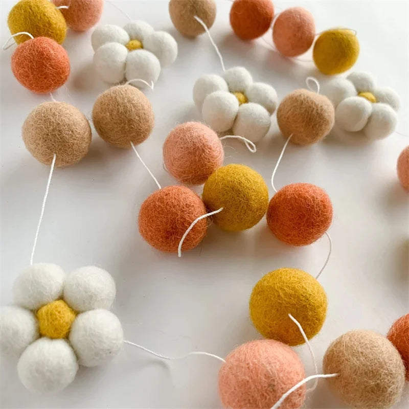 Ins Wool Felt Balls Daisy Flower Wall Hanging Pendant Garlands Wool Felt Ball String Home Room Wall Ornament Photo Props