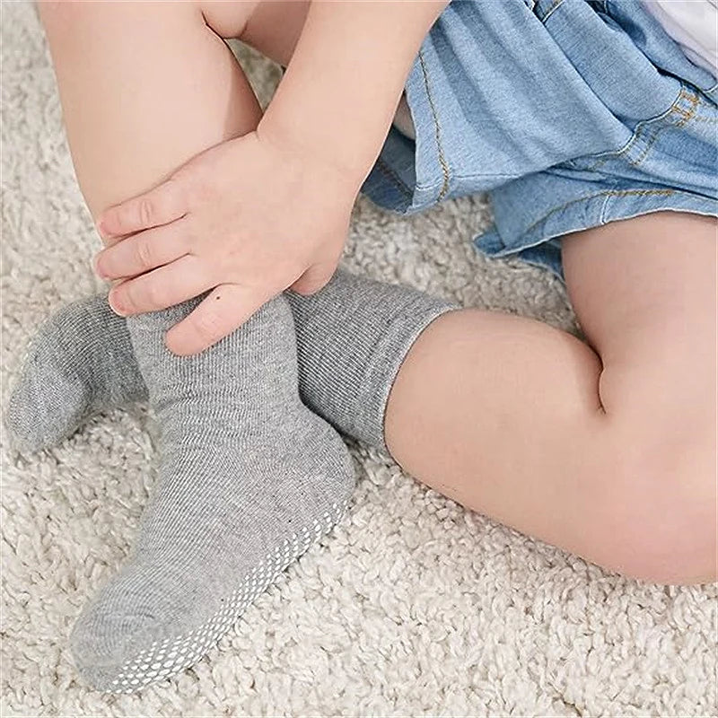 12 Pairs Baby Walking Socks Anti-Slip Dots Gym Floor Socks for Toddlers in Black White Grey Colors -  Socks for Kids to Walk