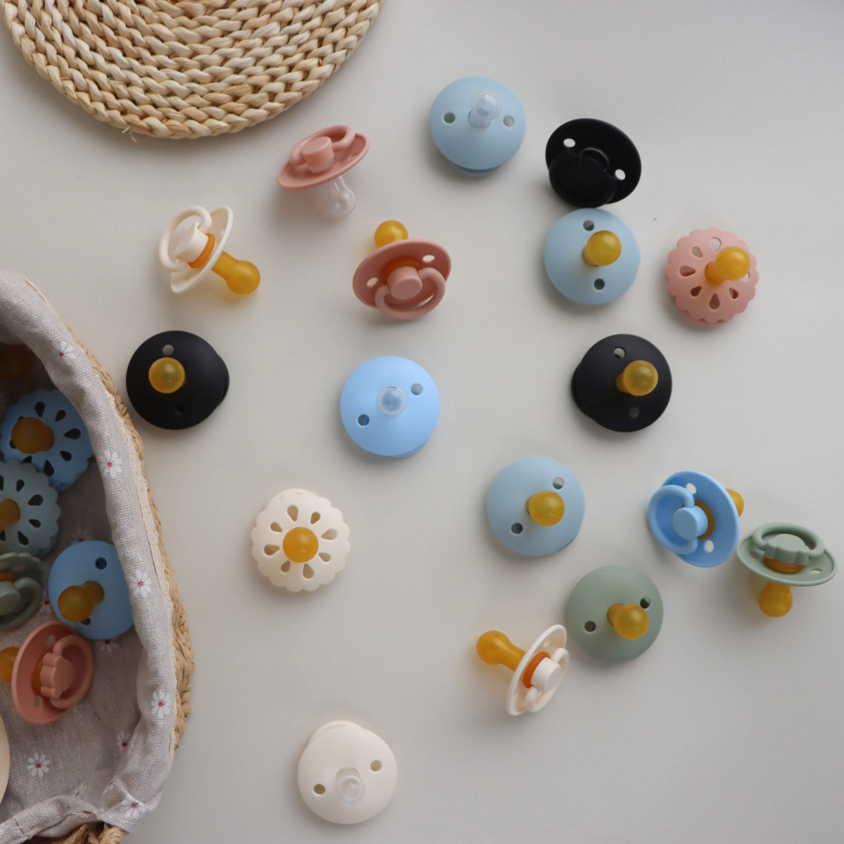 Erduo Little Bear Soft Baby Silicone Nipple Pacifiers for Newborn Sucking Babies From 0 12 Months Baby Care Utensils