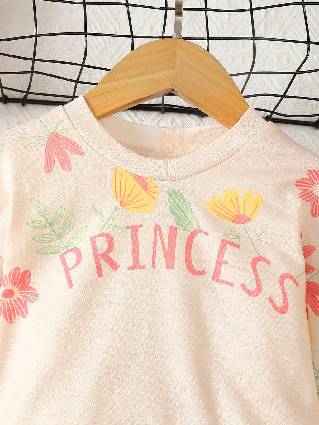 4-7 Year old Girls' Autumn Hoodie Round neck Flower Letter printed Long sleeved Casual Top for Children and Girls' Clothing