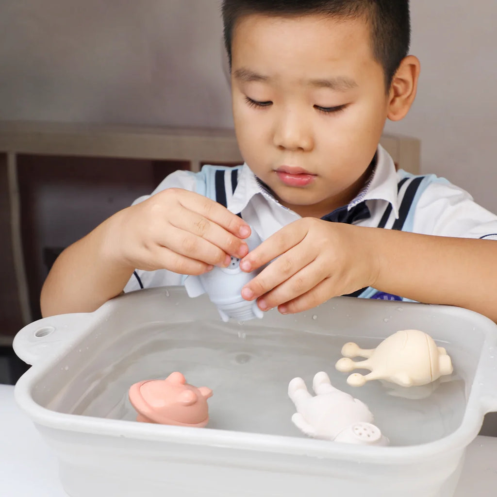 Baby Bath Toys Animal Cute Shape Toddler Water Toys Swim Bathroom Baby Silicone Sprinkler Bathtub Animal Toy Infant Kids Boys