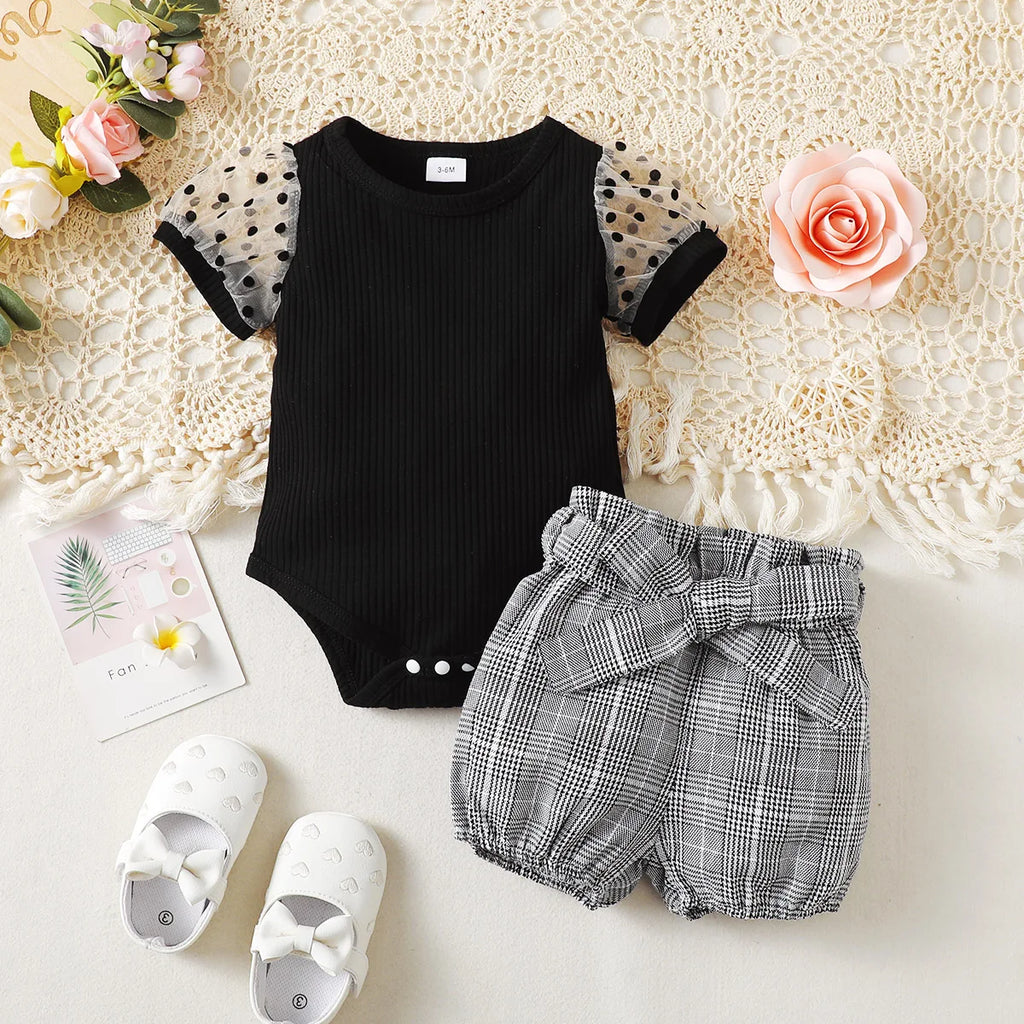 2pcs  Baby Girl Polka Dot Short Sleeve Bodysuit+ Plaid Shorts Summer Set for Cute Baby Girls aged 0-18 Months Daily Dressing