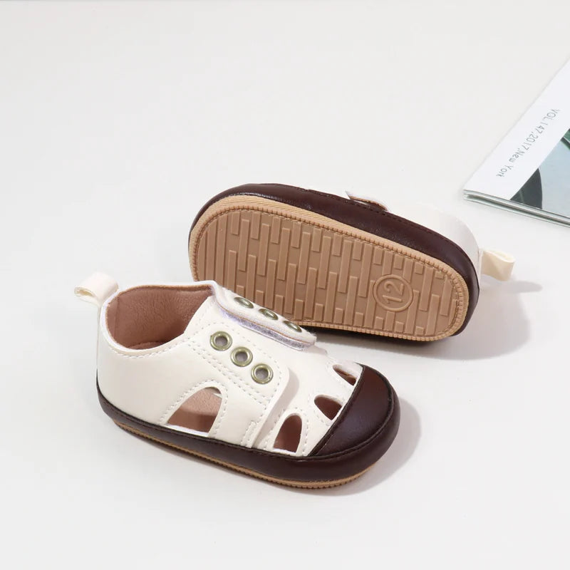 Spring/Summer New Style Baby Shoes with Hollow Design for Good Air Circulation Soft and Anti-Slip Function for Learning Walkers