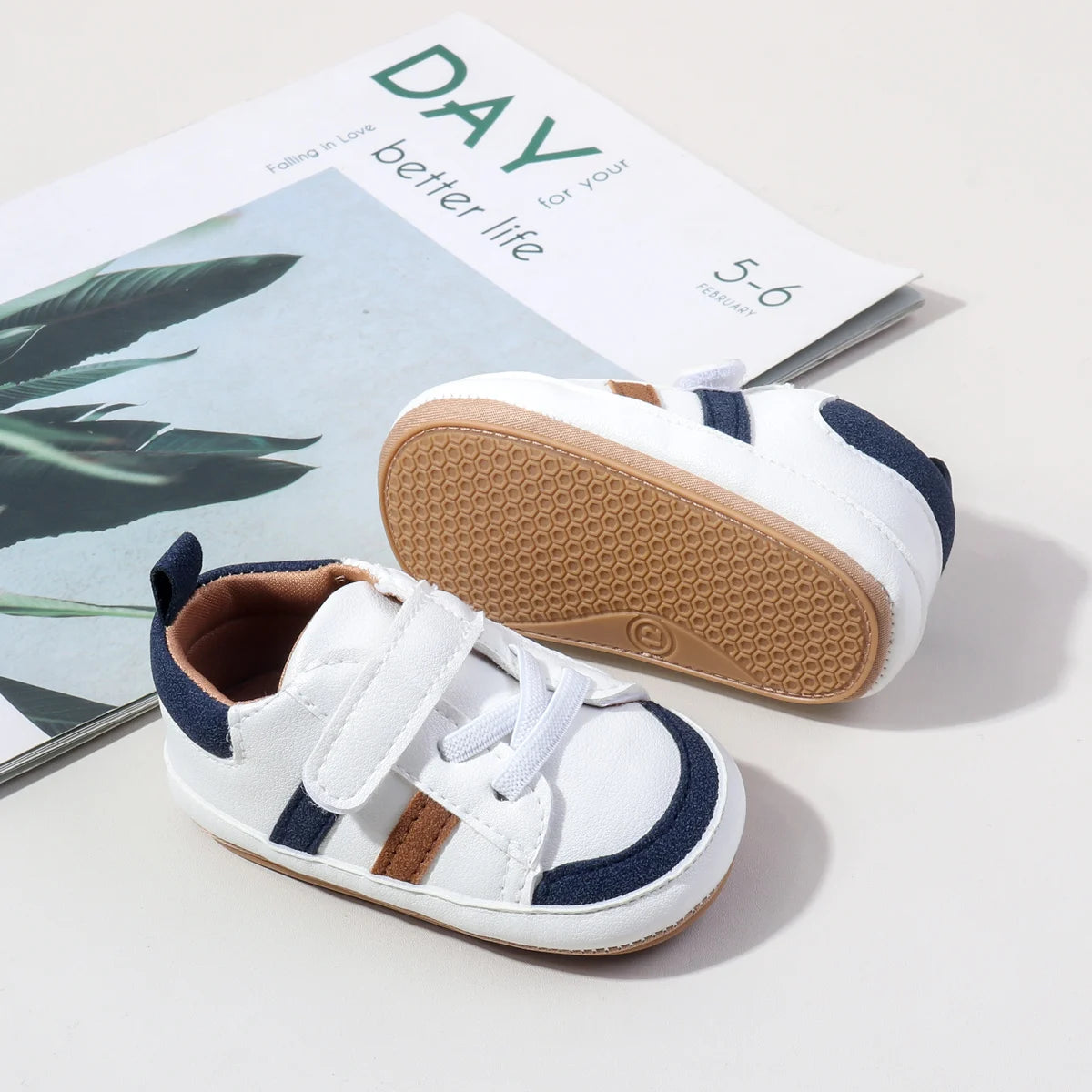 Newborn Baby Shoes Classic Leather Soft Soles Non Slip Toddler Walking Shoes for Boys and Girls 0-18M First Step Walking Shoes