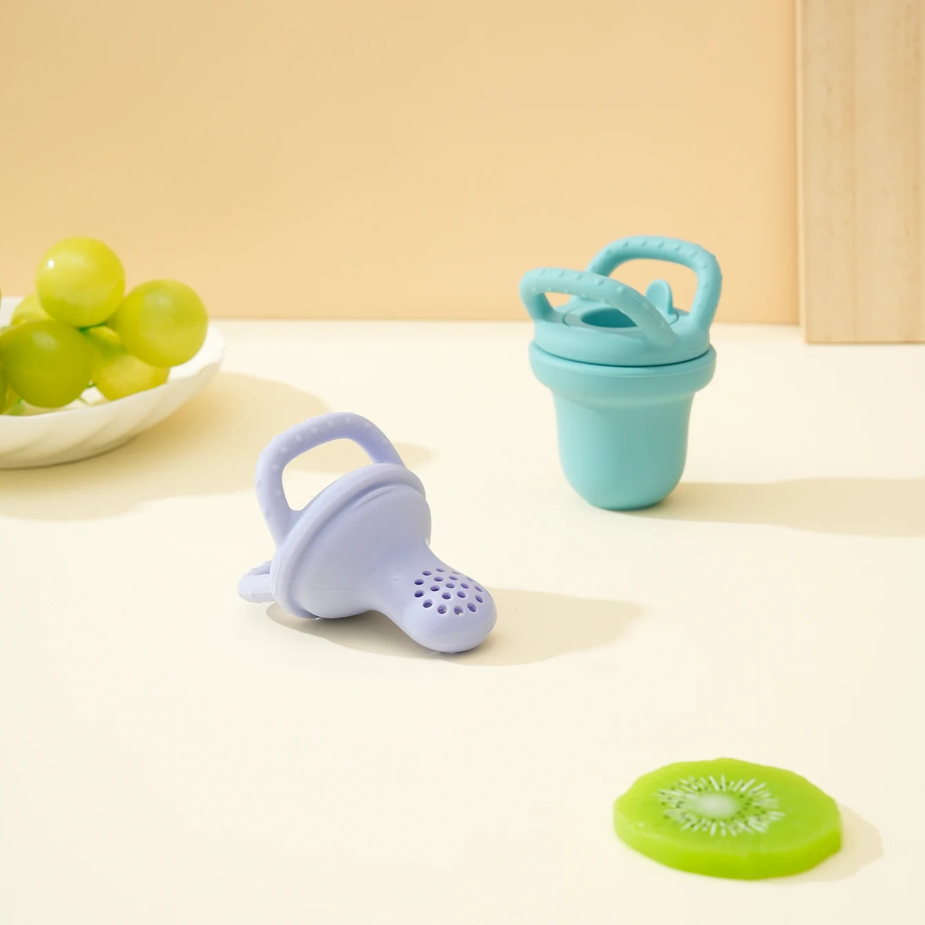 Color Kids 1PCS Silicone Baby Feeding Spoon & Juice Extractor Toddler Pacifier Teether Toy Pure Color BPA-Free Baby Feeding