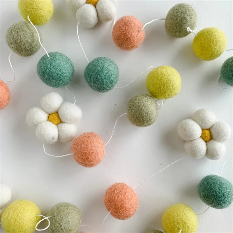Ins Wool Felt Balls Daisy Flower Wall Hanging Pendant Garlands Wool Felt Ball String Home Room Wall Ornament Photo Props