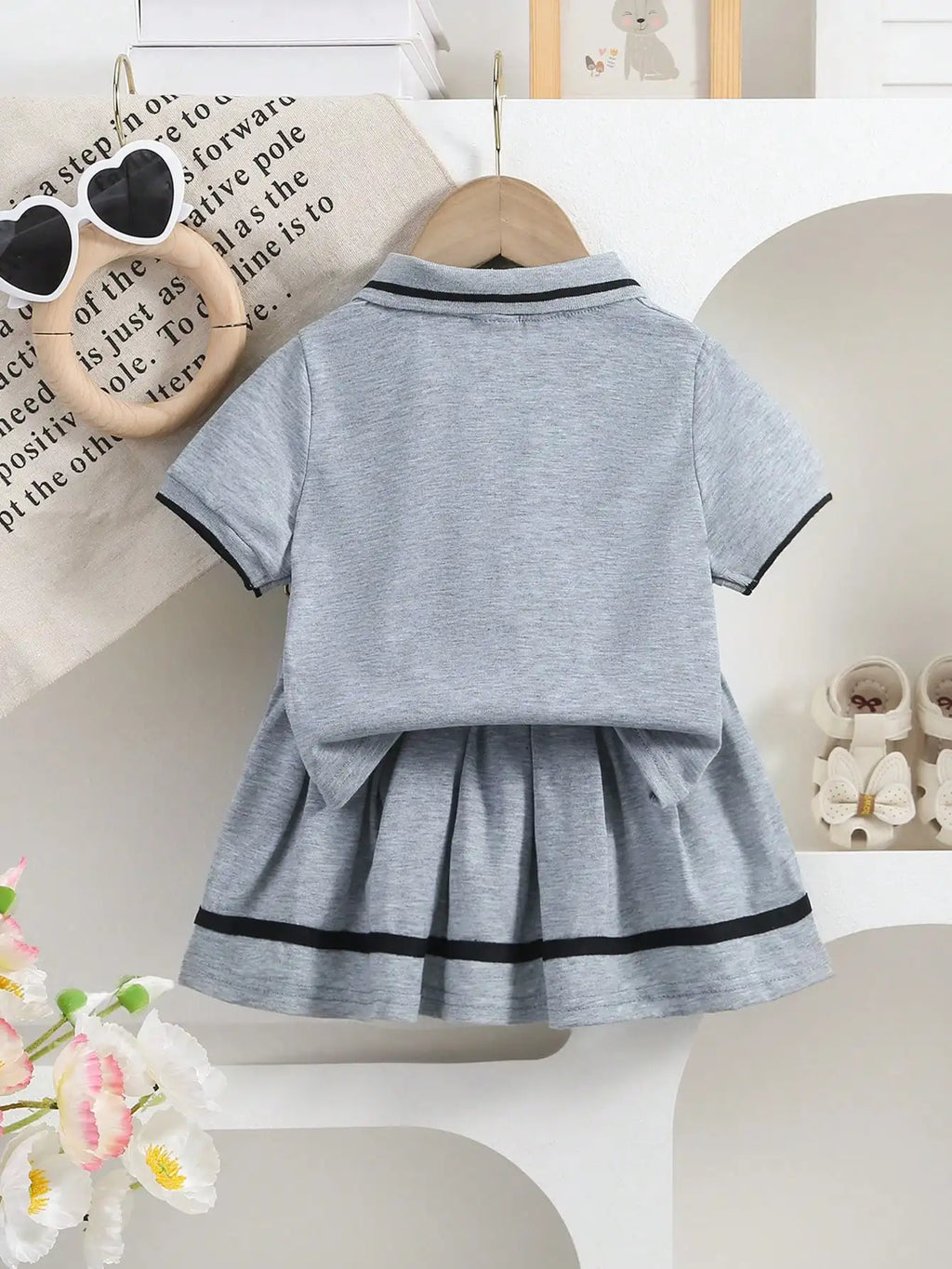 Two piece set of baby girl lace bow collar casual top and spliced skirt suitable for outdoor play, college style, cute and explo