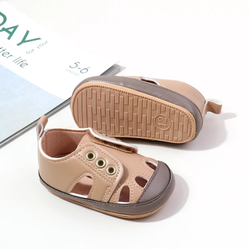 Spring/Summer New Style Baby Shoes with Hollow Design for Good Air Circulation Soft and Anti-Slip Function for Learning Walkers
