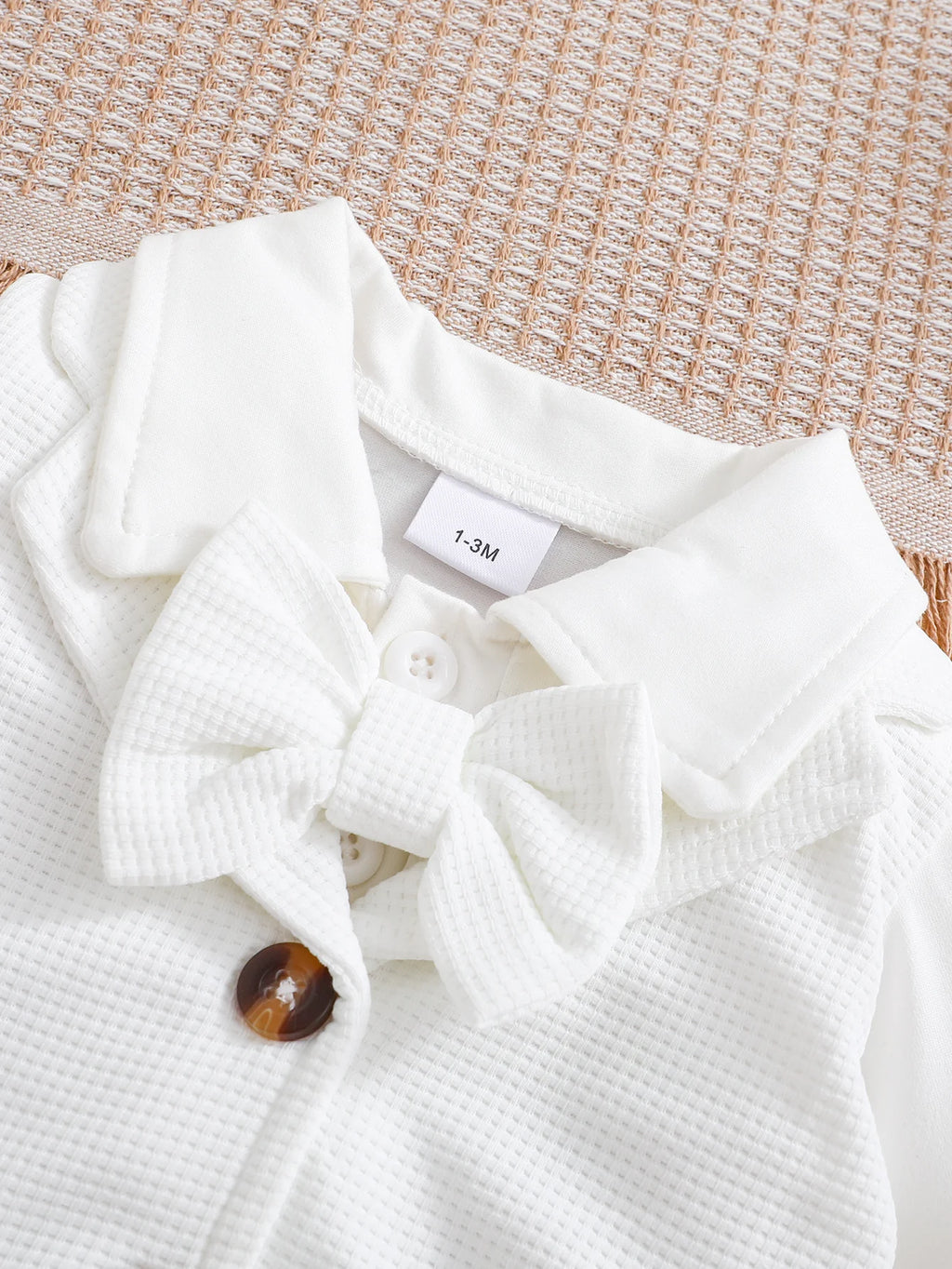 Baby boy wash dress set, fake vest with two long sleeves, suitable for wearing in autumn and winter seasons
