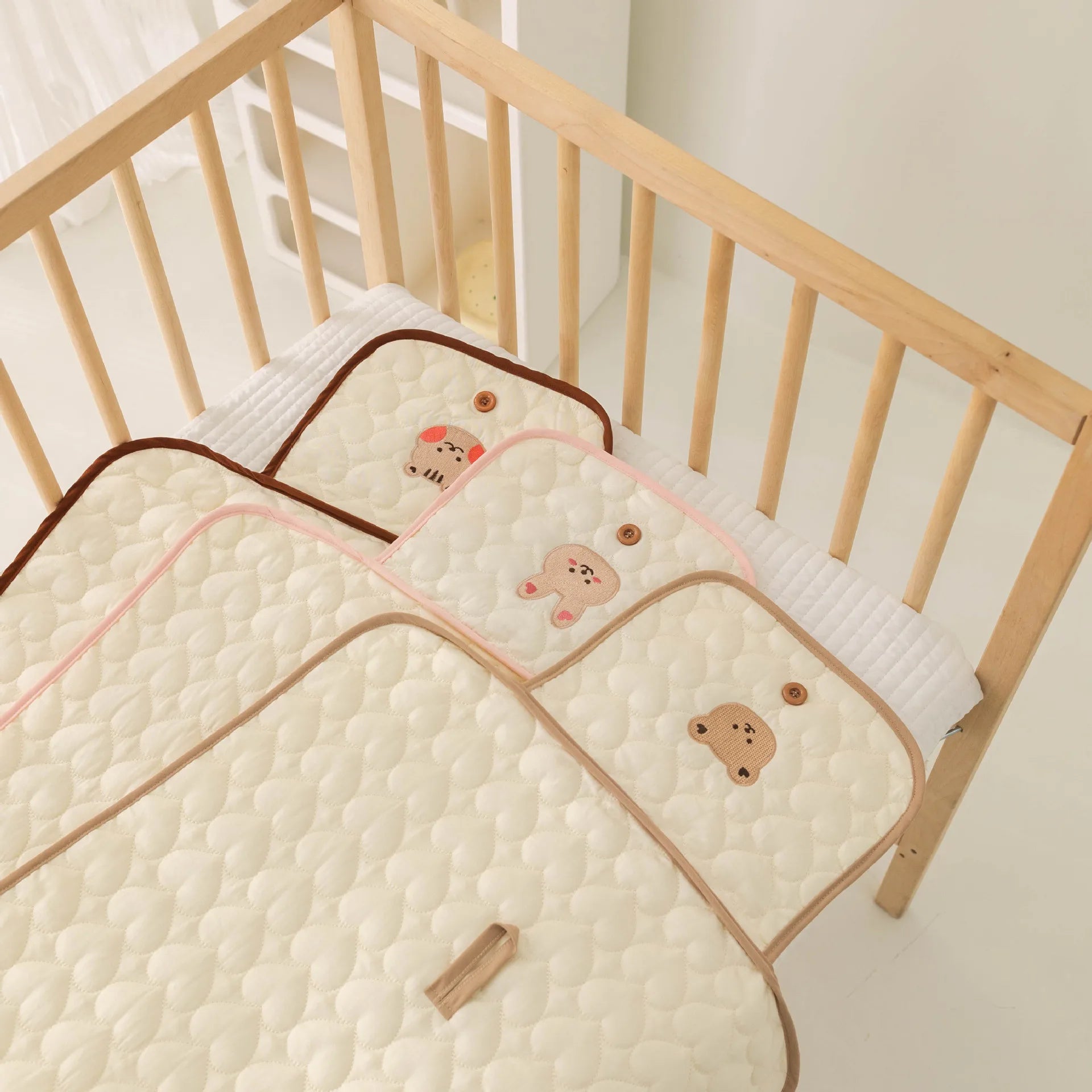 Korean ins baby portable urine pad bag multi-functional cute embroidery diaper changing diaper pad diaper changing pad