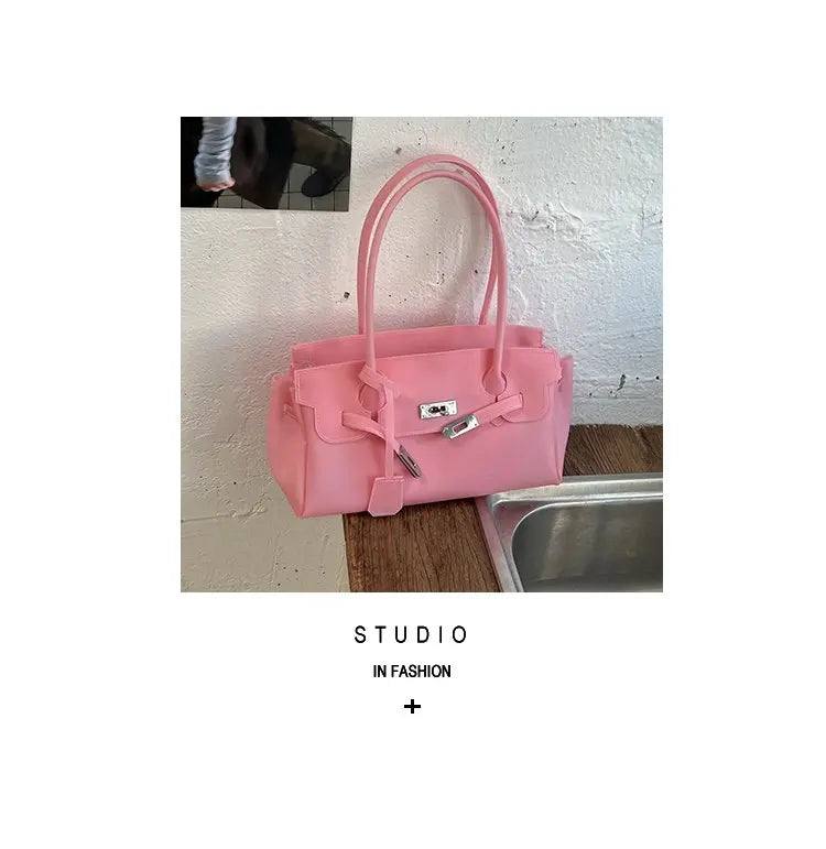Vintage Luxury Diaper Bag: Elegant Crossbody Handbag For Women With Designer Letter Logo And Large Capacity Messenger Tote