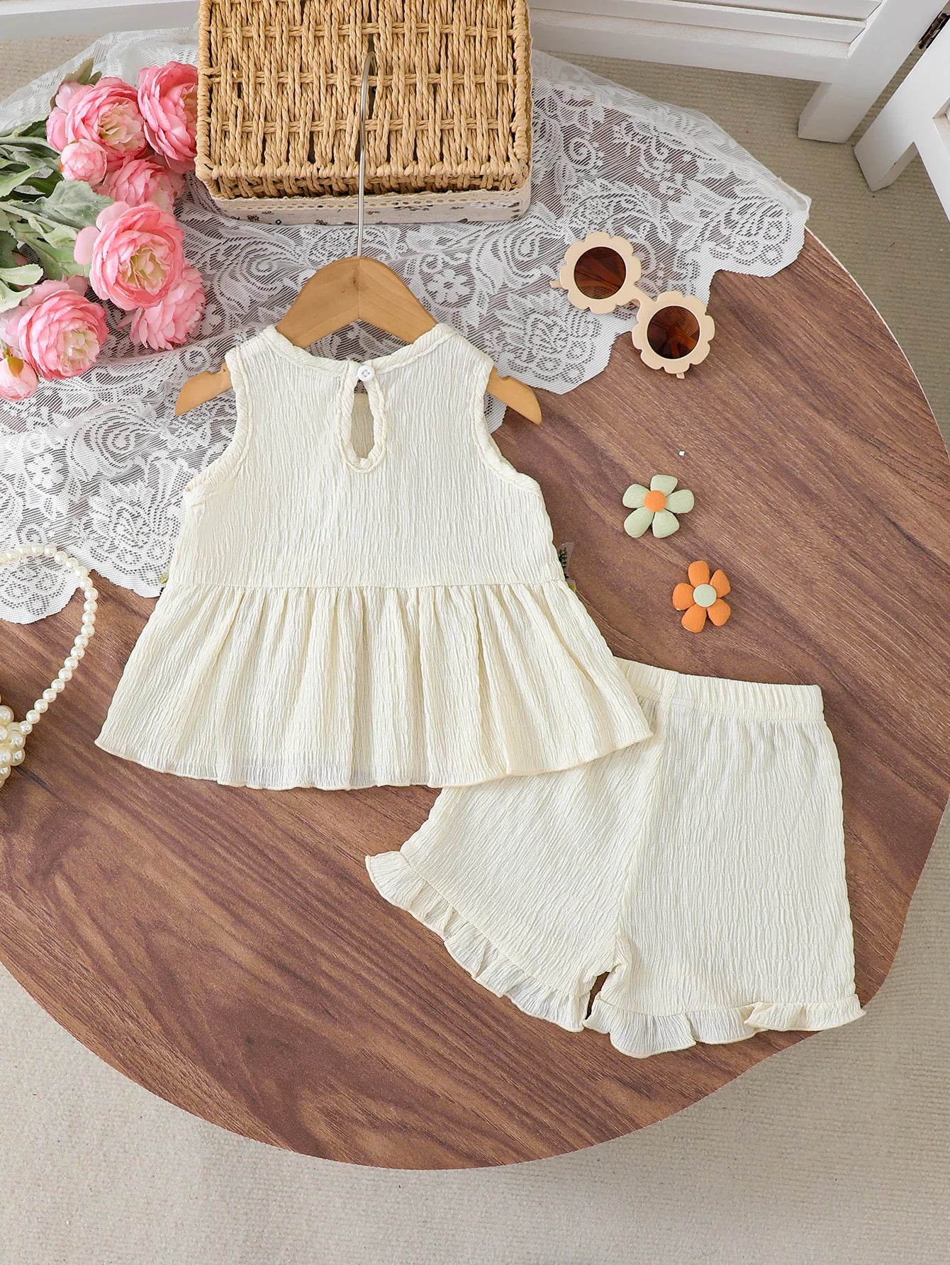 Summer girls' Sleeveless Set Embroidered Flower Top+Pleated shorts 2-Piece Set, Cute 0-3 Year old Baby Girl Summer Clothing