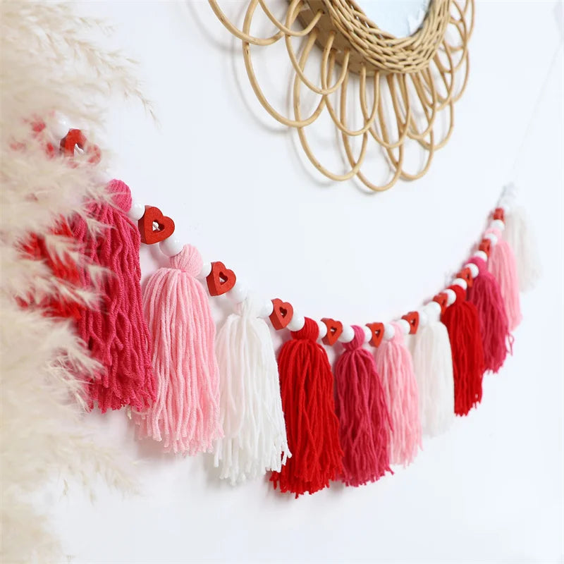 Bohemian Valentine's Day Heart Wooden Bead Tassel Banner Valentine's Day Decoration Tassel Fireplace Decoration Home Decor Hanging Ornament