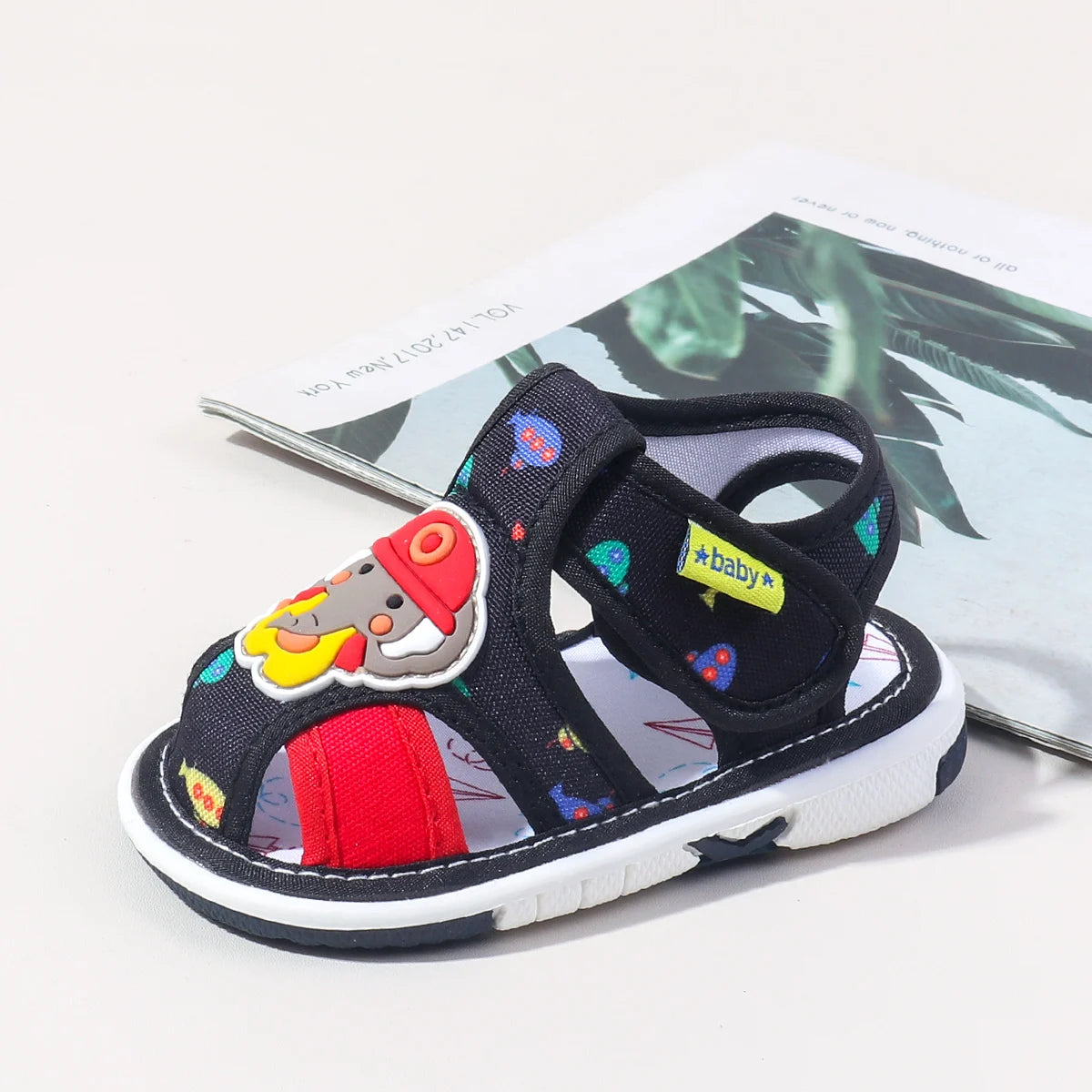 2025 Hot Summer New Design and High Quality Baby Boys And Girls First Walking Indoor Outdoor Toddler Shoes With Squeaky