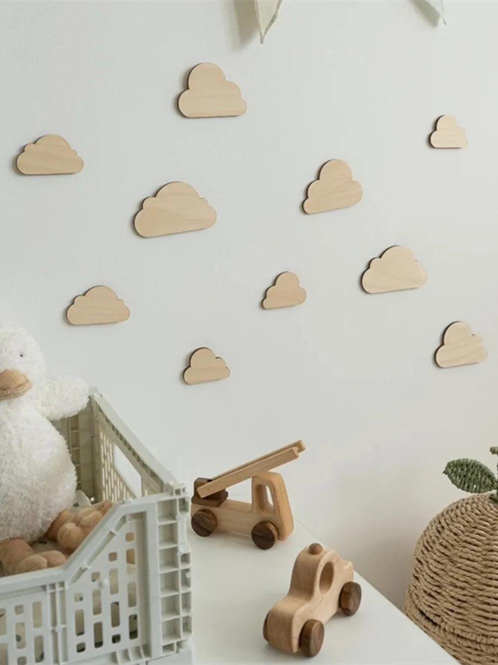 10Pcs/Set Nordic Style Cute Little Cloud Wooden Wall Stickers Decoration, Natural Wood Style Decoration for Home Living Room, Bedroom, Cafe, Guesthouse Wall Wooden Wall Stickers Decoration, Christmas, New Year, Wedding Decora