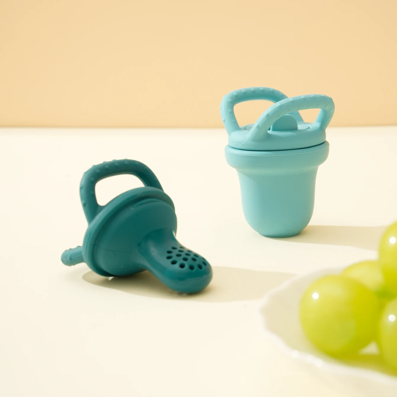 Color Kids 1PCS Silicone Baby Feeding Spoon & Juice Extractor Toddler Pacifier Teether Toy Pure Color BPA-Free Baby Feeding