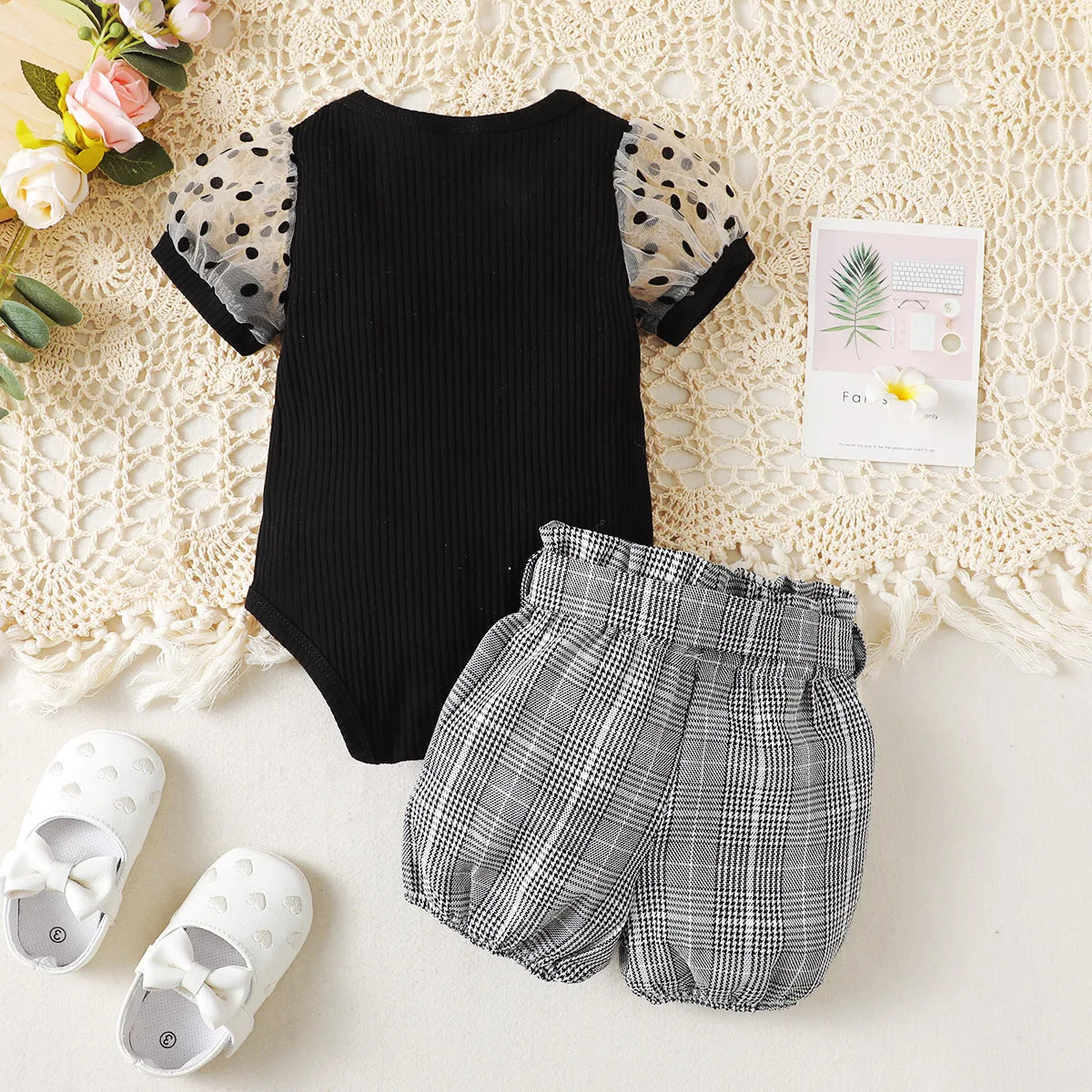 2pcs  Baby Girl Polka Dot Short Sleeve Bodysuit+ Plaid Shorts Summer Set for Cute Baby Girls aged 0-18 Months Daily Dressing