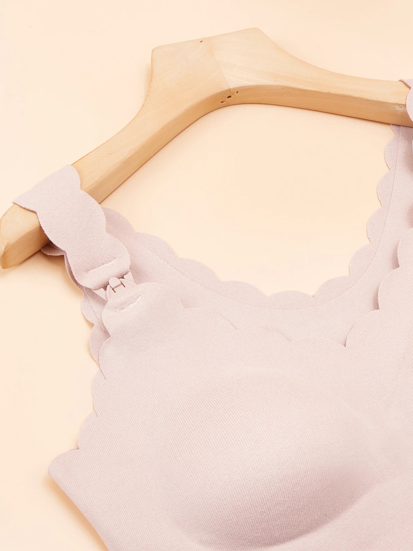 Pregnant Women Bring Their Own Bra Vest Which Is Comfortable And Soft To Wrap Around The Abdomen With Wavy Border Underwear Vest