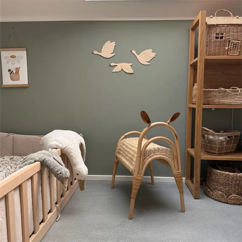 Cute Family of 3 Big Geese Wooden Geese Flying in the Sky Animal Lover's Home Bedroom Wall Decoration Boys and Girls Room Background Decoration Christmas Thanksgiving Halloween Wall Decoration Art Gift