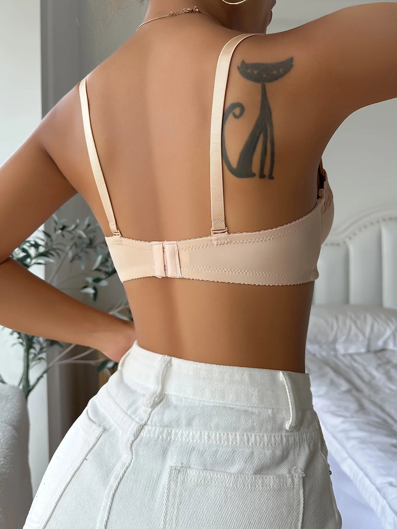 Single-Piece Women's Push-Up Bra with Bow Decoration