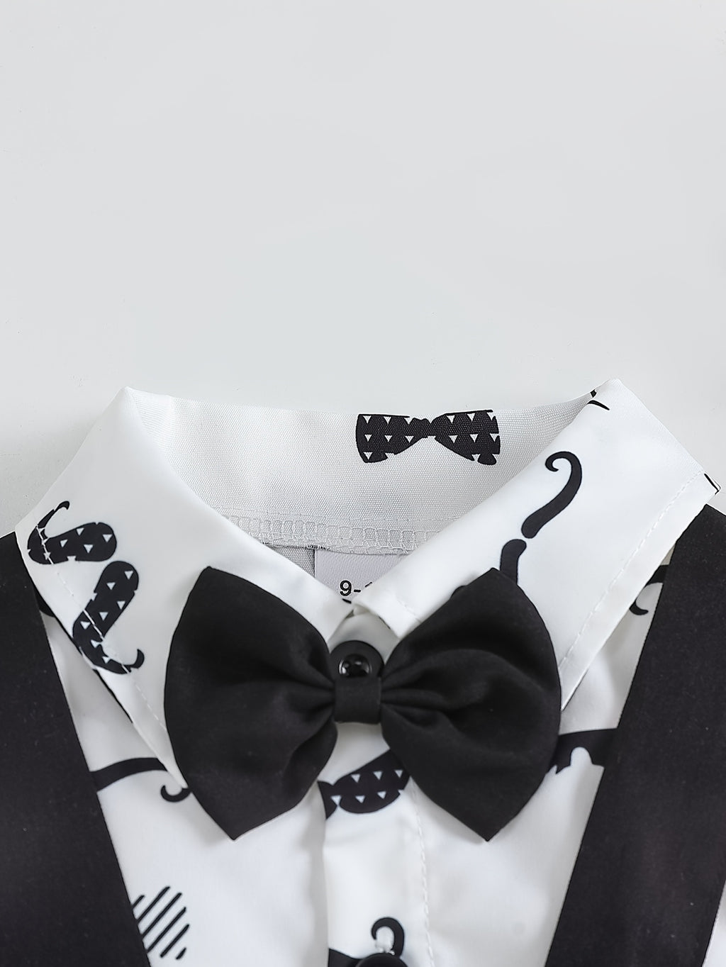 0-3 Years Boys' Spring/Summer All-Over Print Casual Shirt + Suspender Shorts Set, Bow Tie Decoration, Gentleman 2pcs Outfit, Suitable for Daily Wear, Outdoors, Parties, Outings, Wedding Season, Back-to-School Season, Birthday Gift, Cute Outfit
