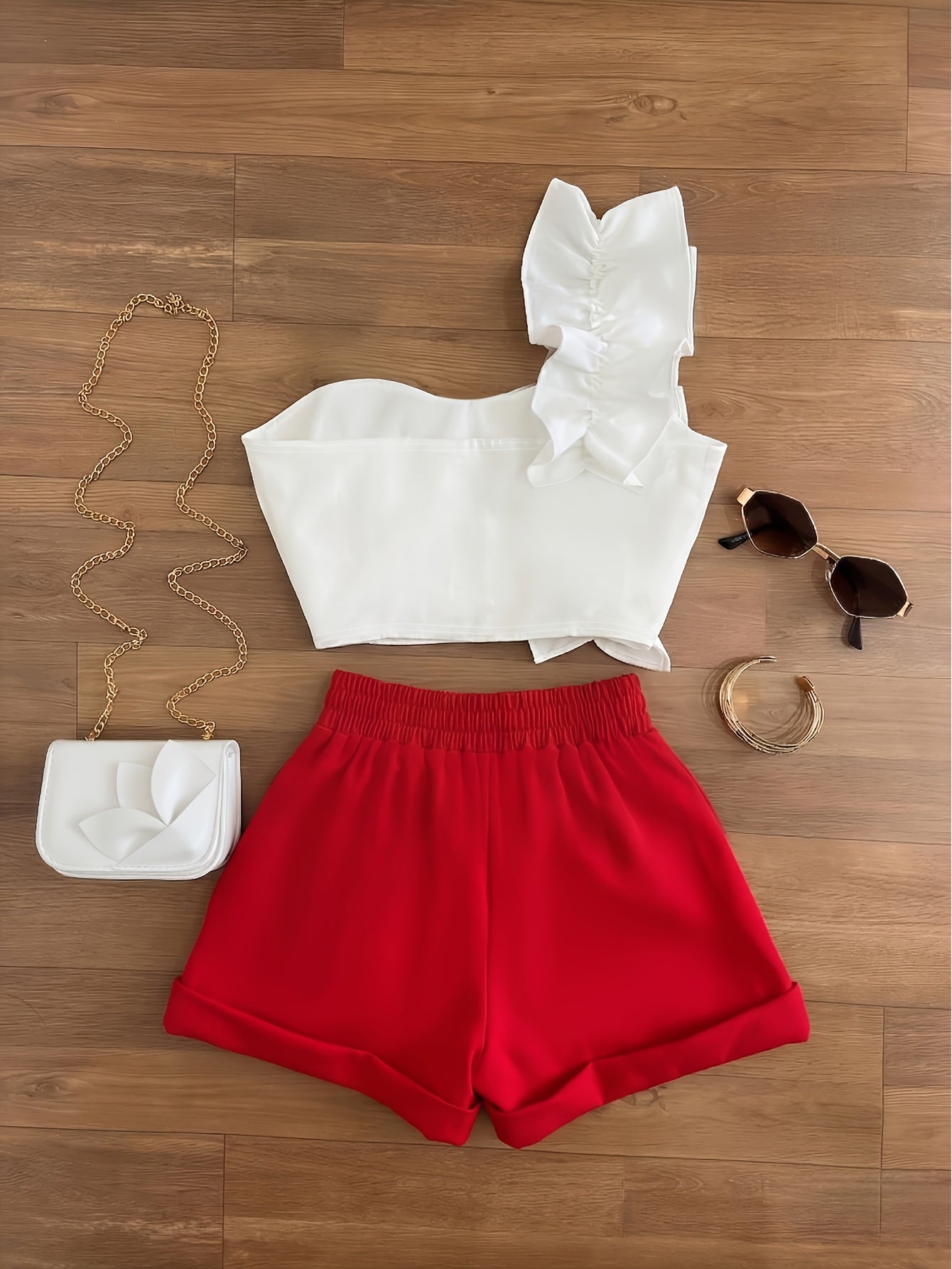 Cherry 2pcs Set Summer Women'S New Off-The-Shoulder Ruffle Slim Short Tube Top with Fashionable And Versatile High-Waisted Wide-Leg Shorts (Excluding Belt)