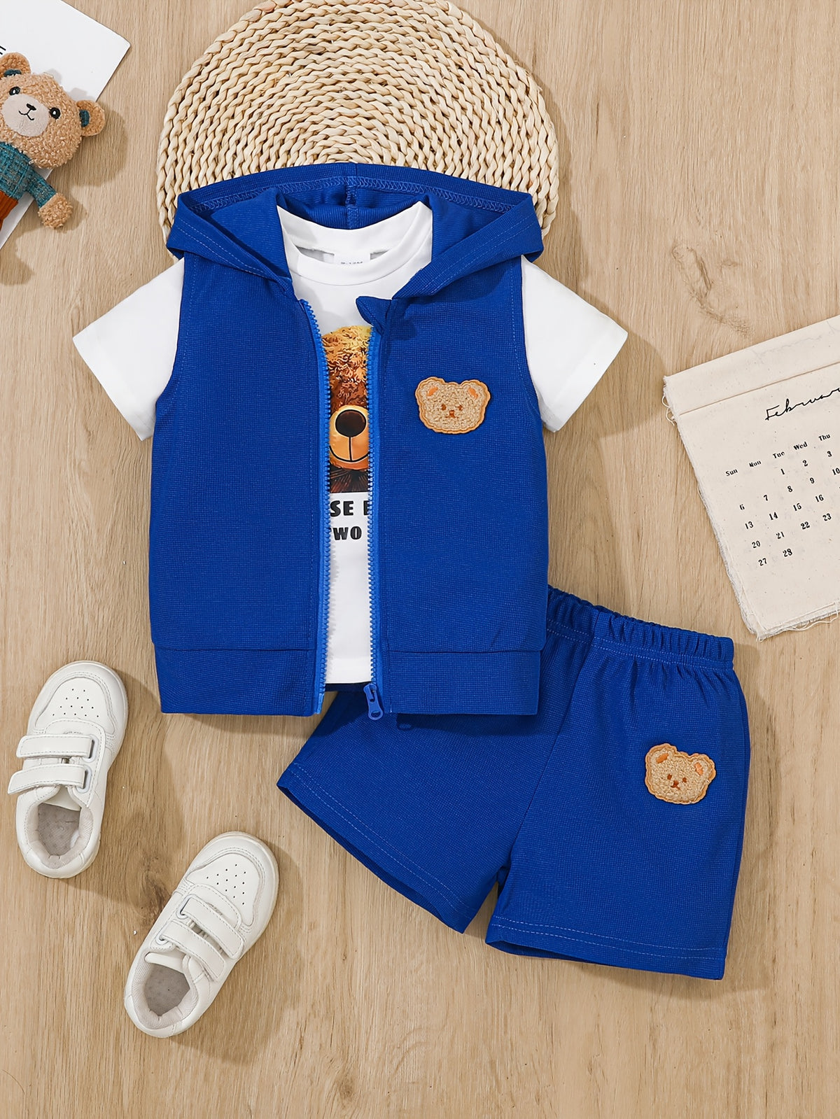 3pcs Set, Boy Outdoor Clothing Set, Little Bear Embroidered Hooded Sleeveless Vest And Little Bear Print T-Shirt And Shorts, Summer Wear, Suitable for Gifting, Outdoor Play Outfit, Comfortable And Breathable, Loose Fit, Comfortable Fit, for Outdoor