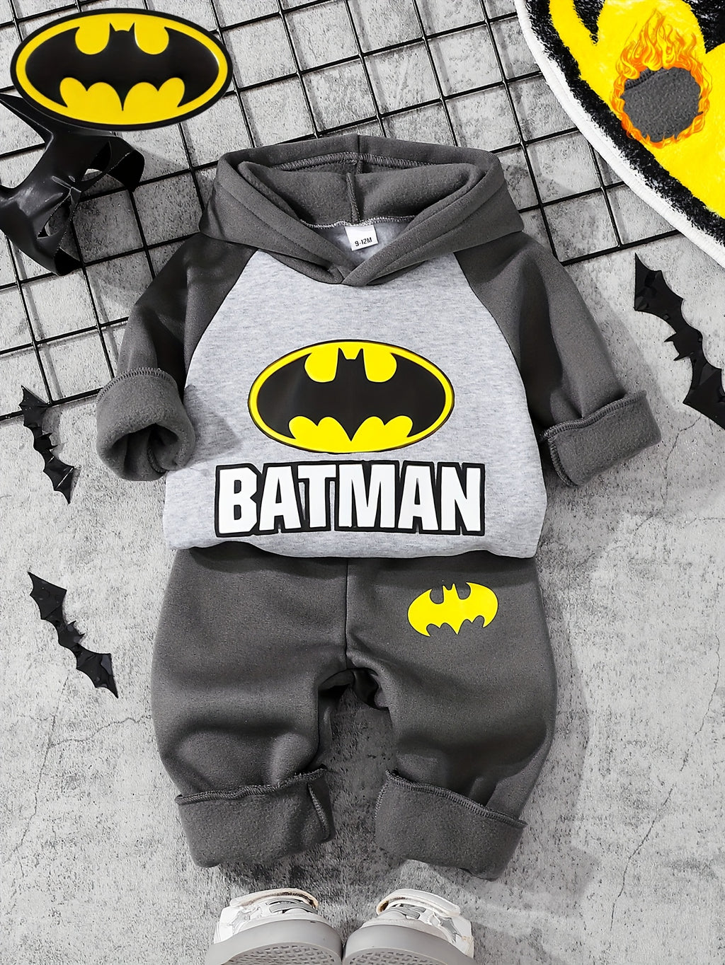 Warner Series Boys' Autumn/Winter New Batman Series Set: "Batman Logo and Lettering" Printed Dark Gray + Light Gray 2-Color Spliced Raglan Sleeve -Lined Warm Hooded Sweatshirt with Long Sleeves, Stylish Daily Comfortable Versatile Casual Outdoor