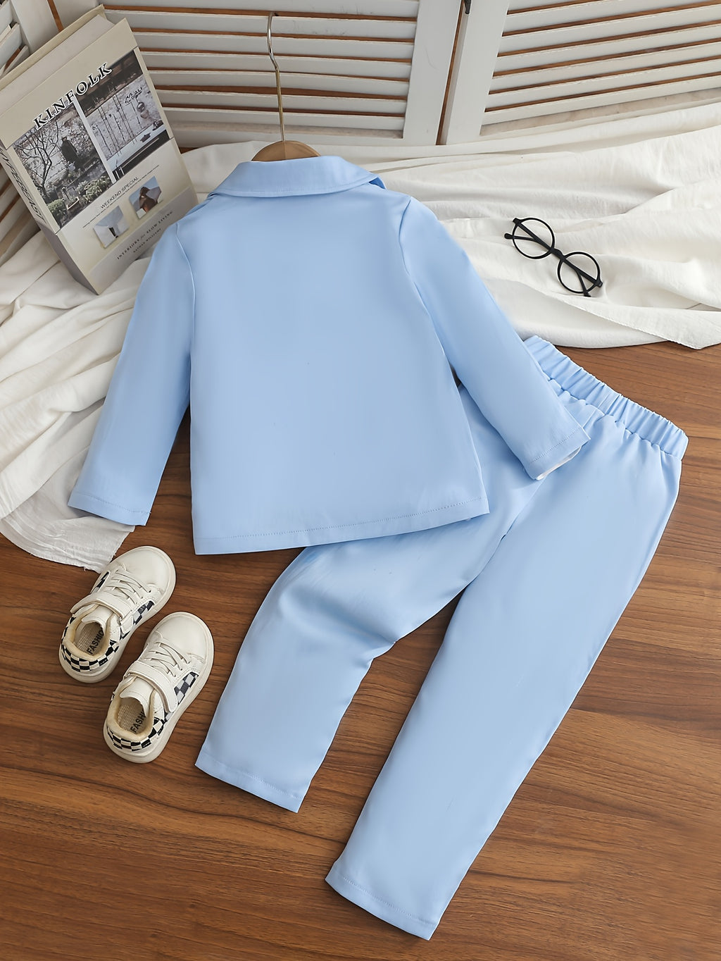 4pcs Young Boy Suit Set, Including Lapel Jacket, Light Blue Vest, Matching Bow Tie Shirt And Trousers, Suitable for Birthday Parties, Stage Performances, Daily Gentleman Outfits, Fall And Winter Clothes