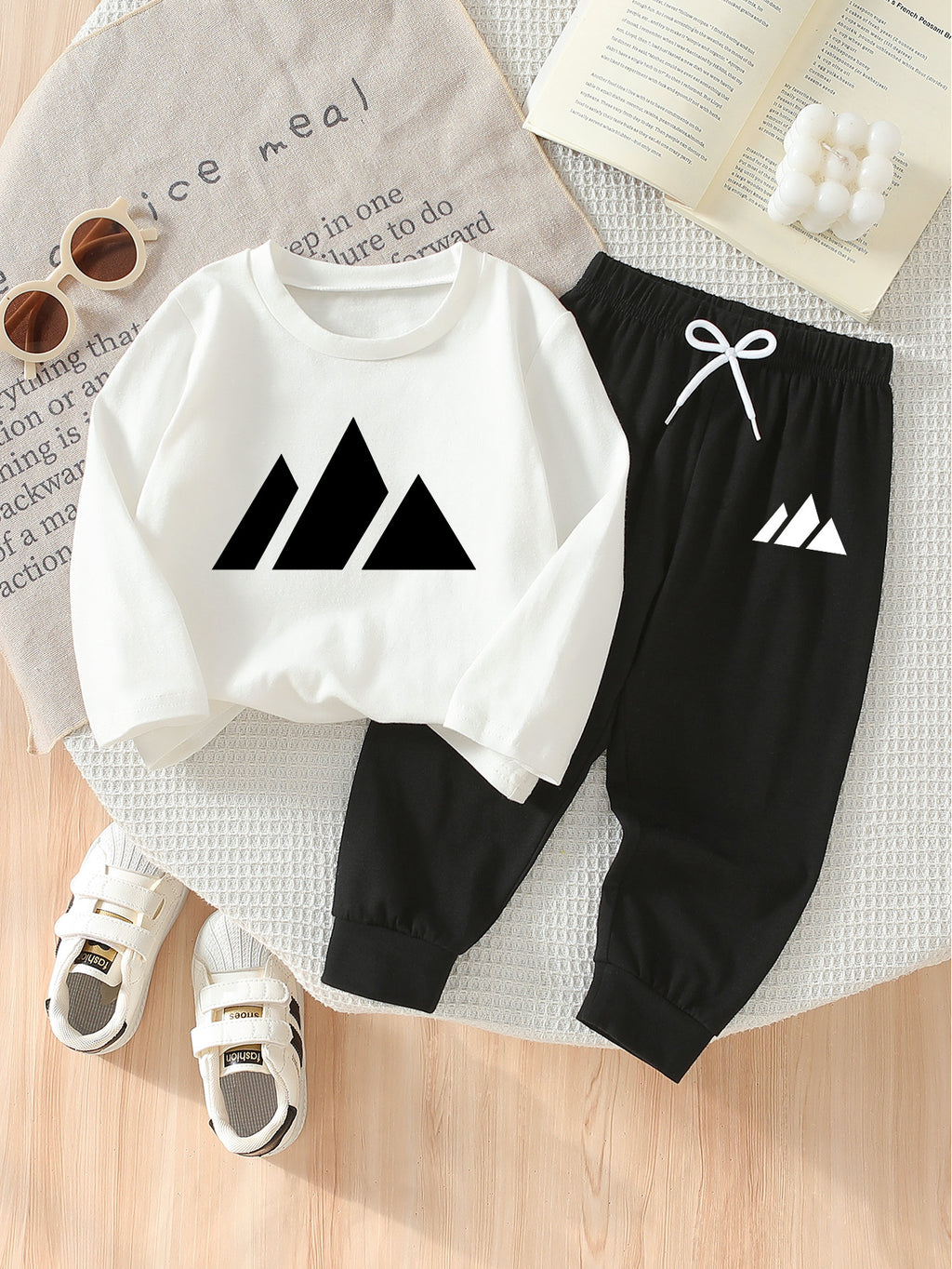 2pcs Fashion Trendy Print Outfit, Spring/Autumn Boys' Trendy Fashion Casual Long Pants Set, Round Neck Long Sleeve T-Shirt Comfortable Sweat-Absorbing Top And Athletic Casual Trousers, for Outdoor, Sweat-Resistant