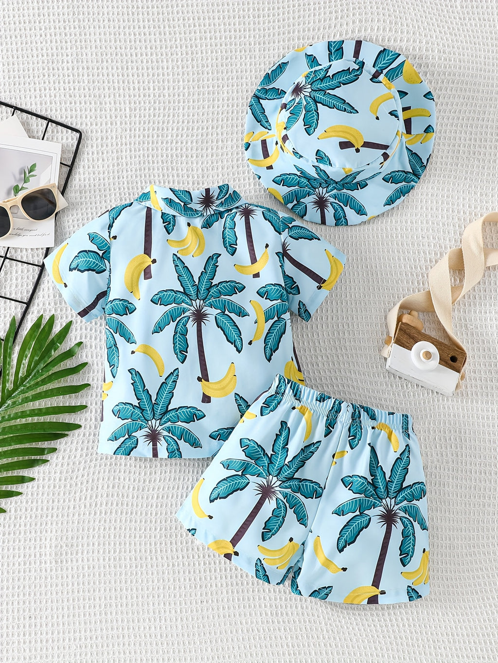 1 Set Boys' Tropical Beach Vacation Outfit - Casual Short Sleeve Shirt and Shorts for Outdoor Activities, Perfect for Outdoor